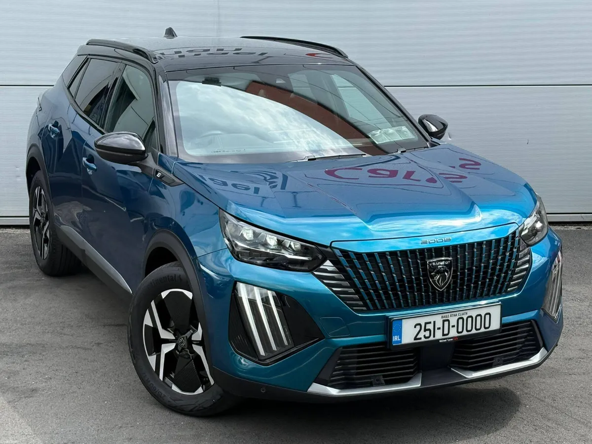 2025 Peugeot 2008e GT Line, Camera, 17" Alloys - Image 3