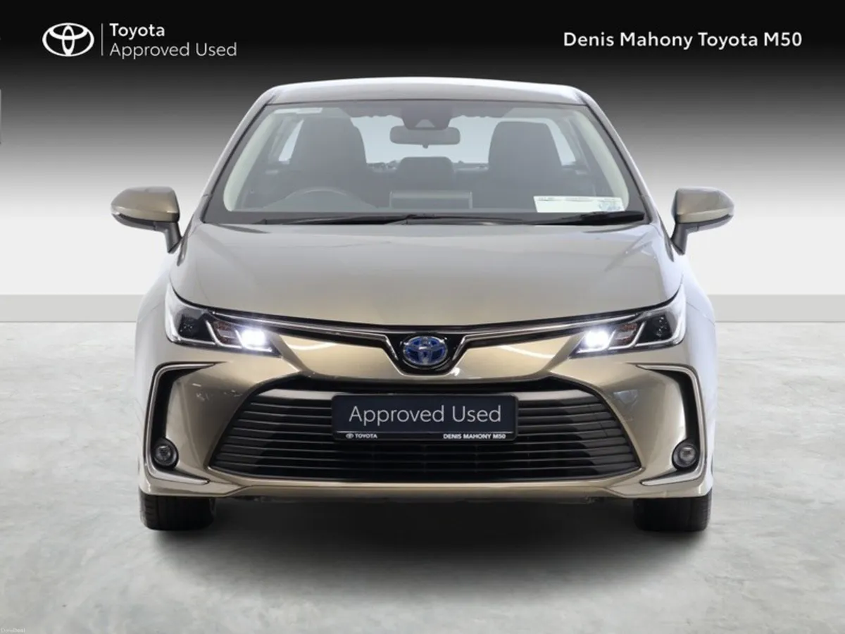 Toyota Corolla Luna Hybrid Saloon - Image 5