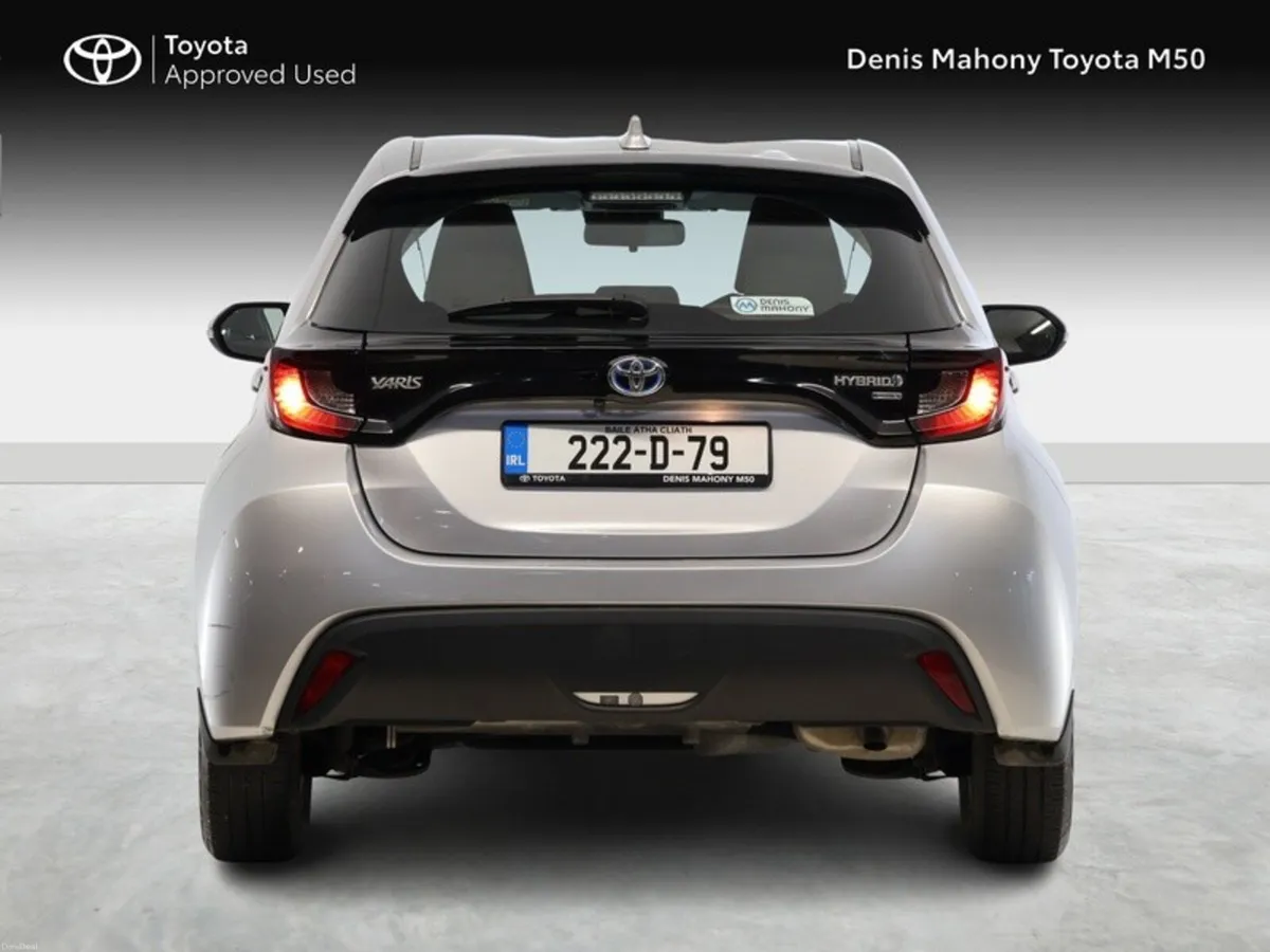 Toyota Yaris Luna Hybrid - Image 4