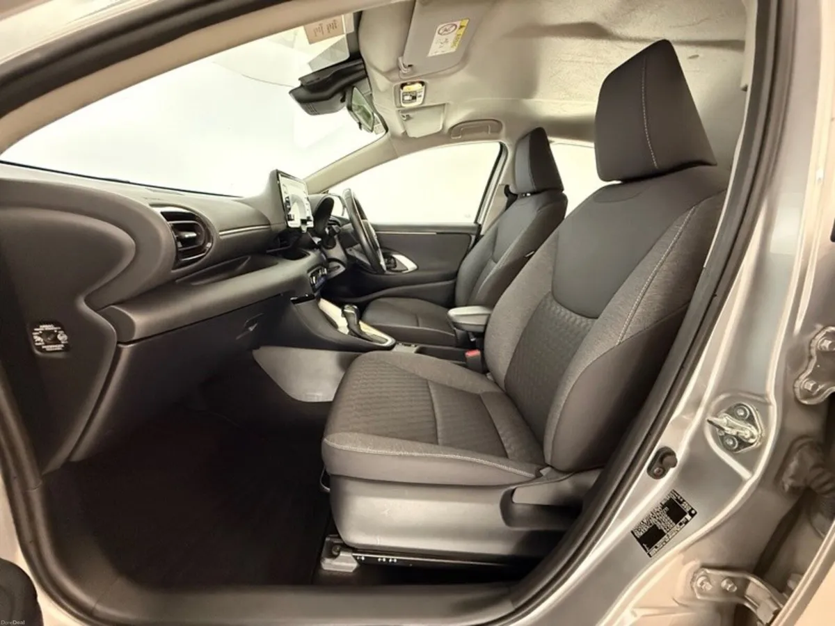 Toyota Yaris Luna Hybrid - Image 6