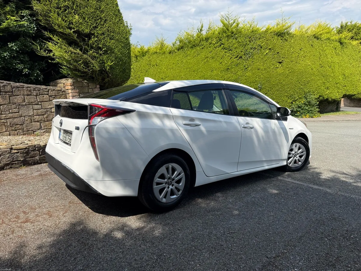 2017 Toyota Prius 1.8 Petrol Hybrid 09-2026 NCT - Image 4