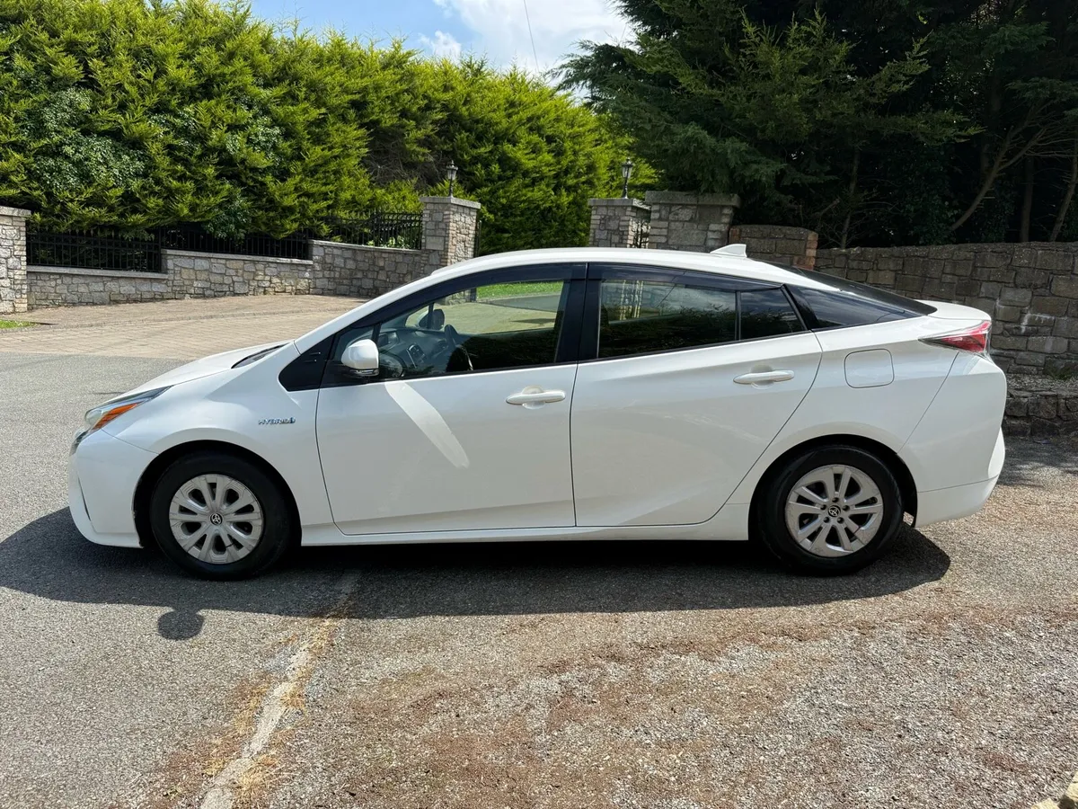 2017 Toyota Prius 1.8 Petrol Hybrid 09-2026 NCT - Image 2
