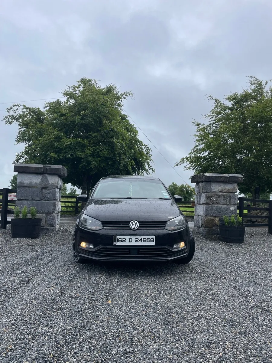 162 Volkswagen Polo - Image 2