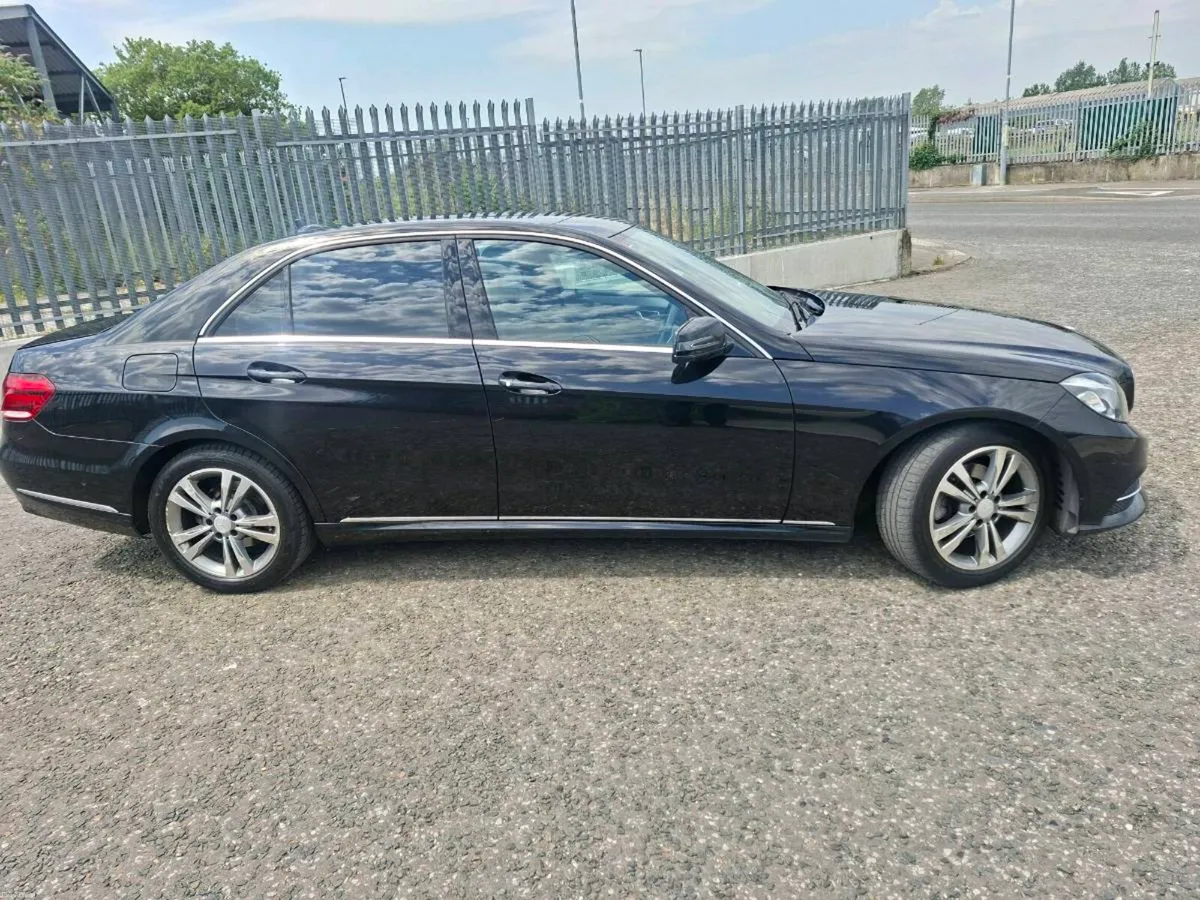 Mercedes E220 - Image 2