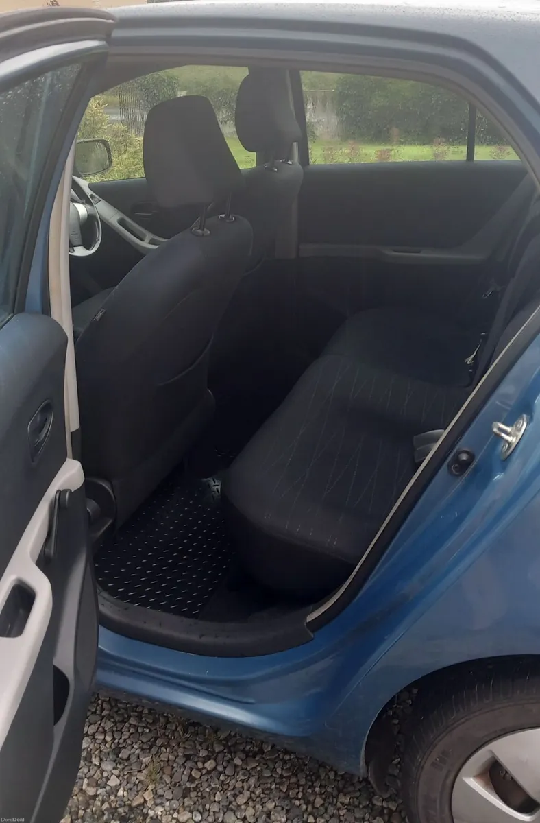 Toyota Yaris 2007 - Image 4