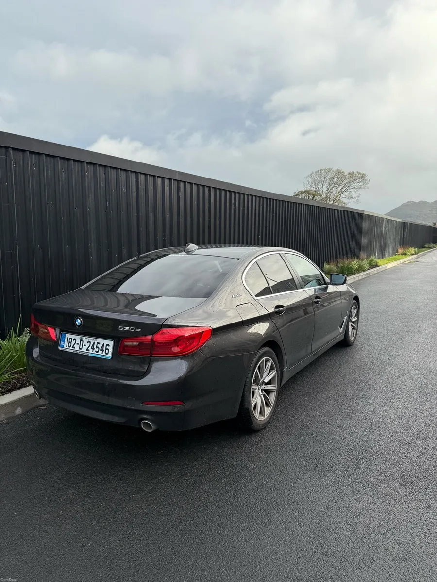 BMW 530E 2018 - Image 2