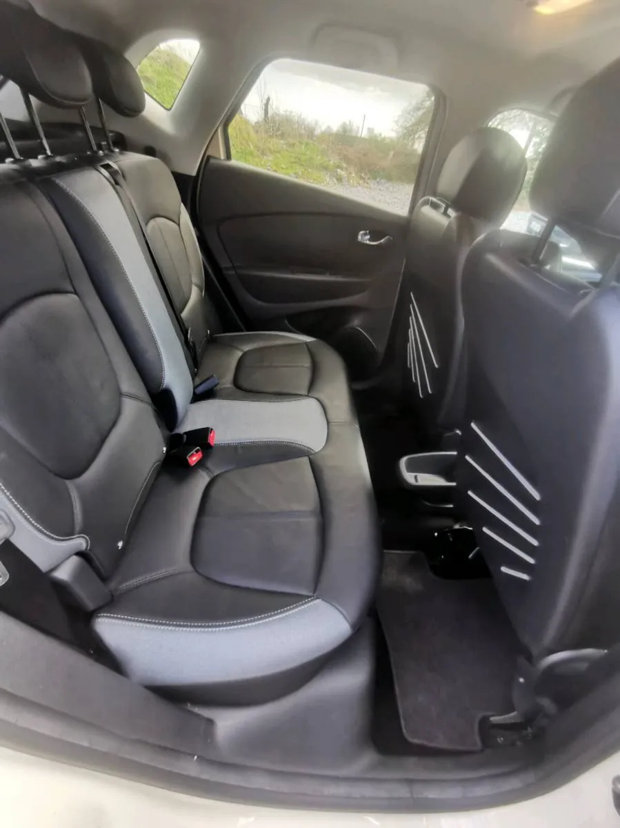 17  Renault Captur "LOW KLMS" - Image 2