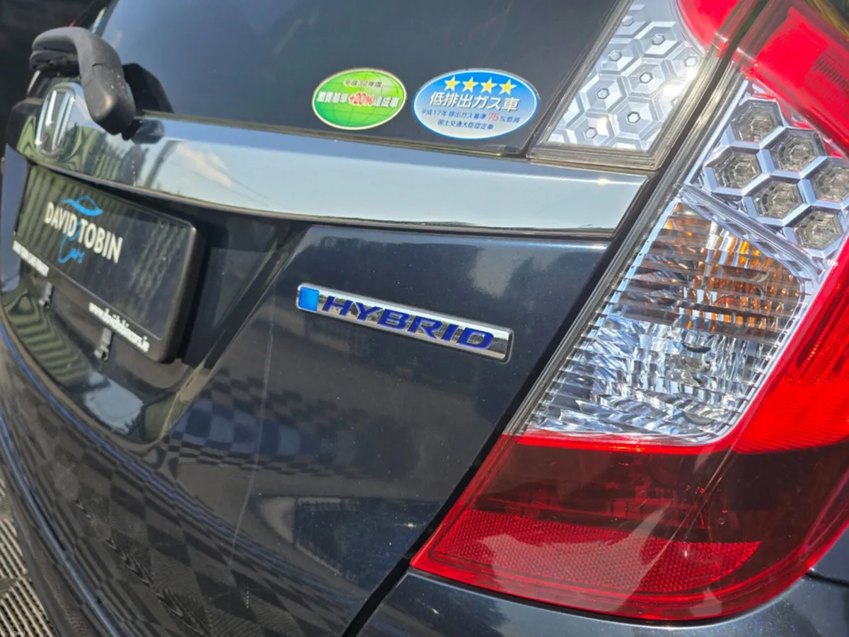 Honda Fit 1.5 PETROL HYBRID AUTO - Image 3