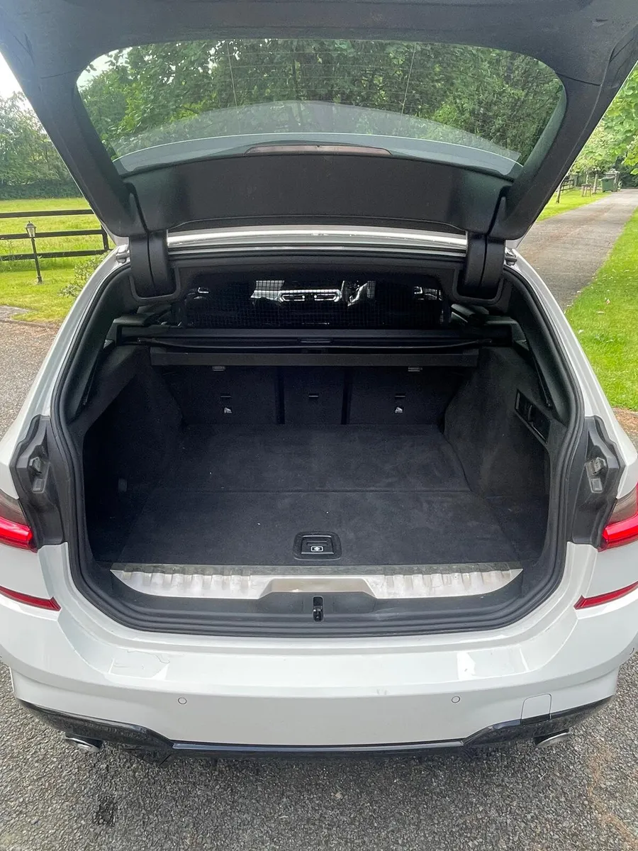 BMW 3-Series M-Sport Plug in Hybrid 2021 - Image 5