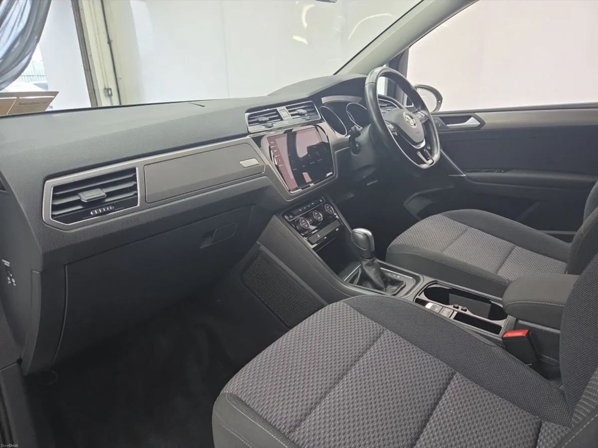 Volkswagen Touran 1.4 TSI Comfortline DSG 7 Seater - Image 4