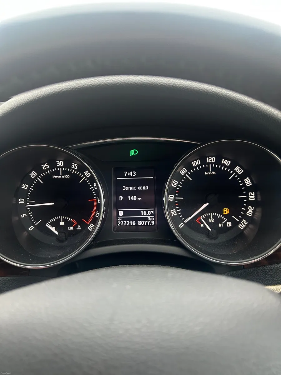 Skoda Superb 2013 - Image 3