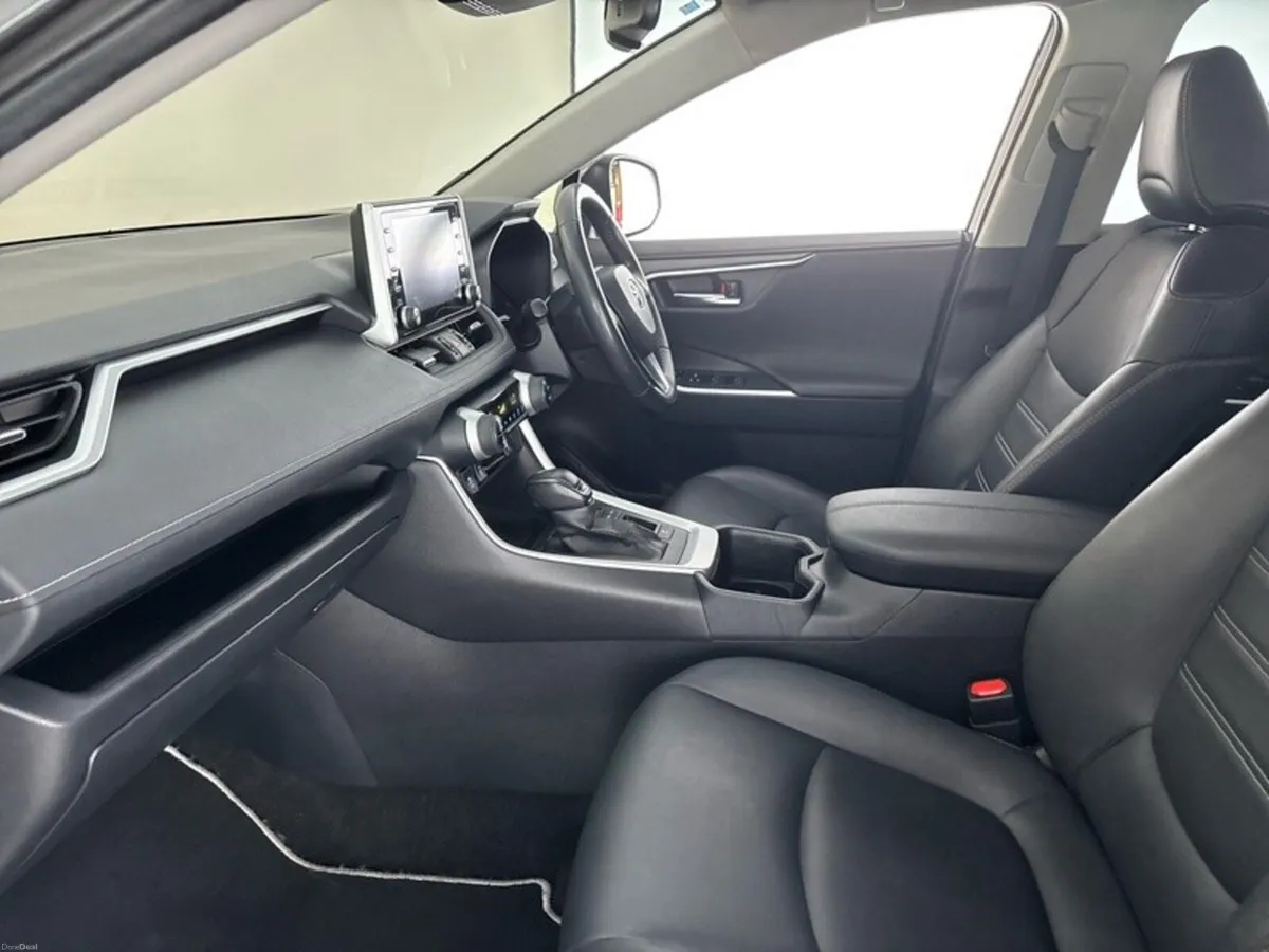 Toyota RAV4 HYBRID SOL - Image 6