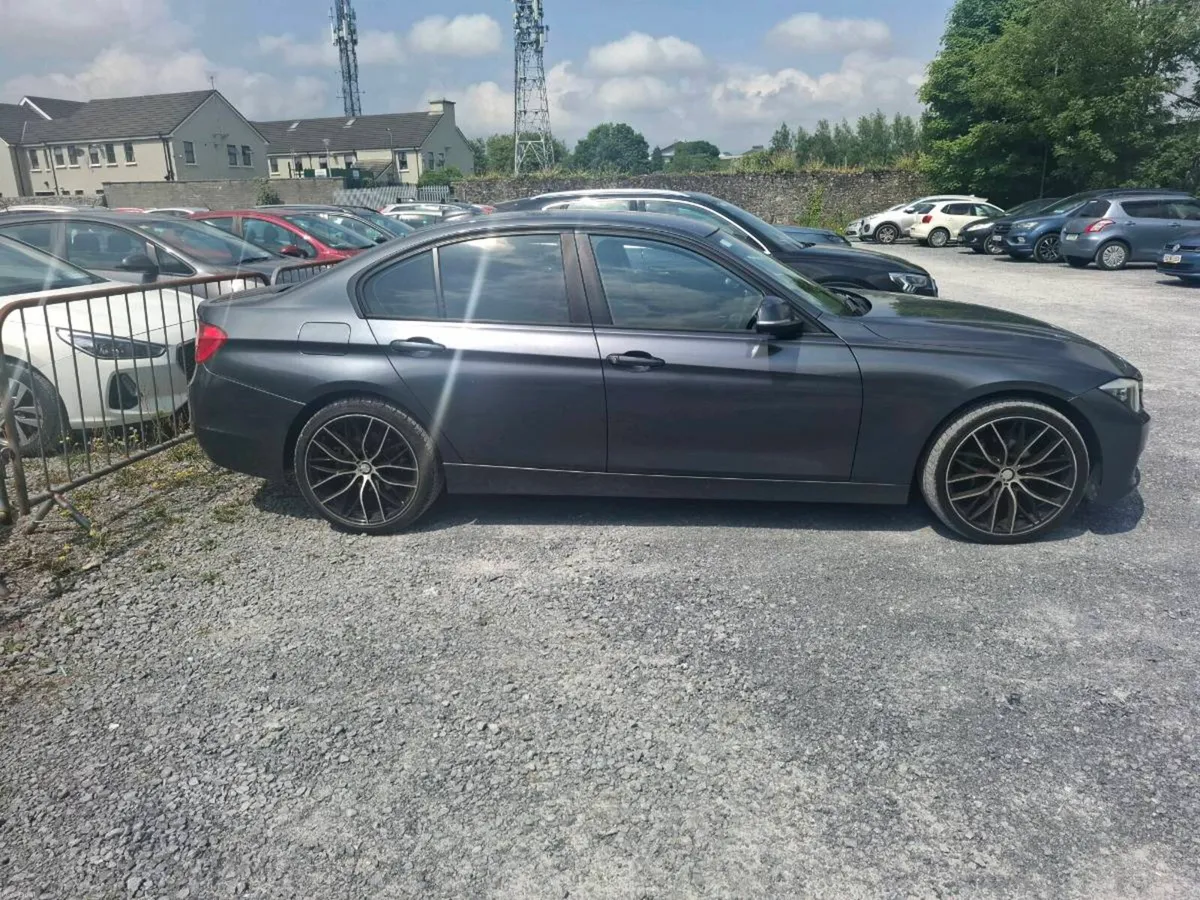 BMW 3-Series 2012 - Image 2