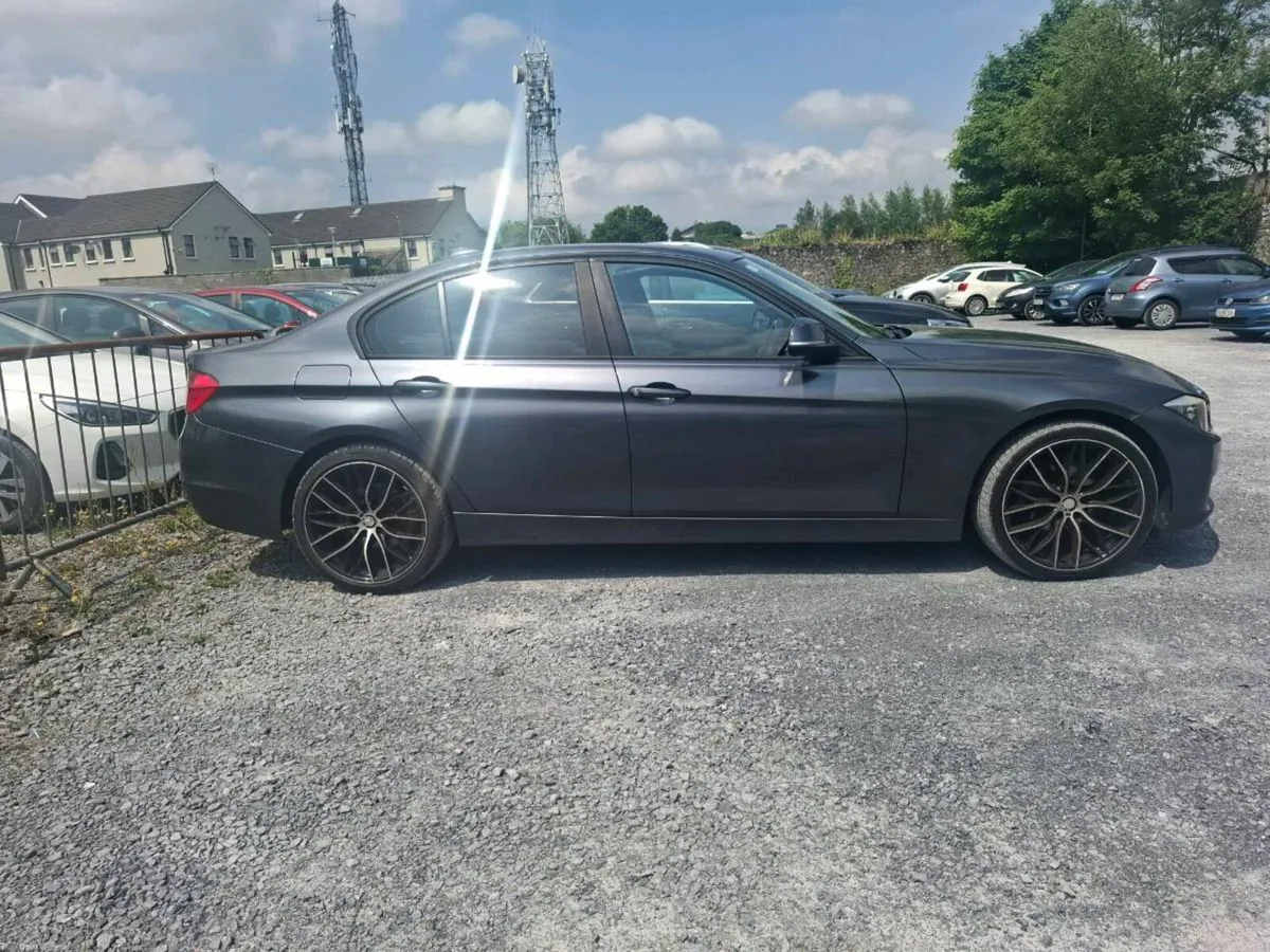 BMW 3-Series 2012 - Image 3