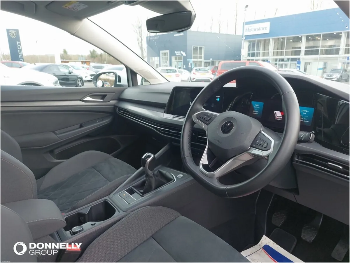 Volkswagen Golf Diesel Hatchback Style - Image 2