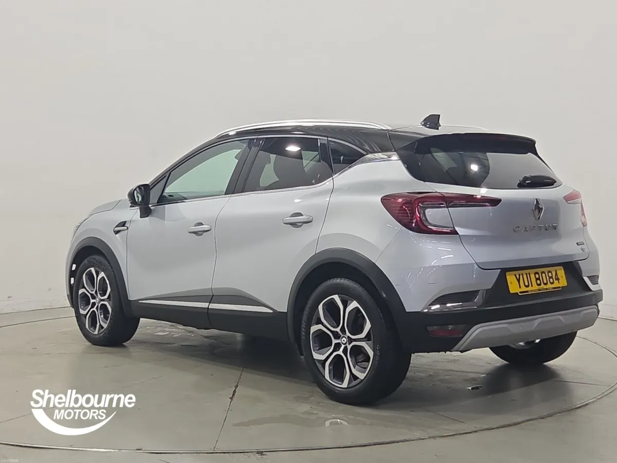 Renault Captur Hatchback Techno - Image 2