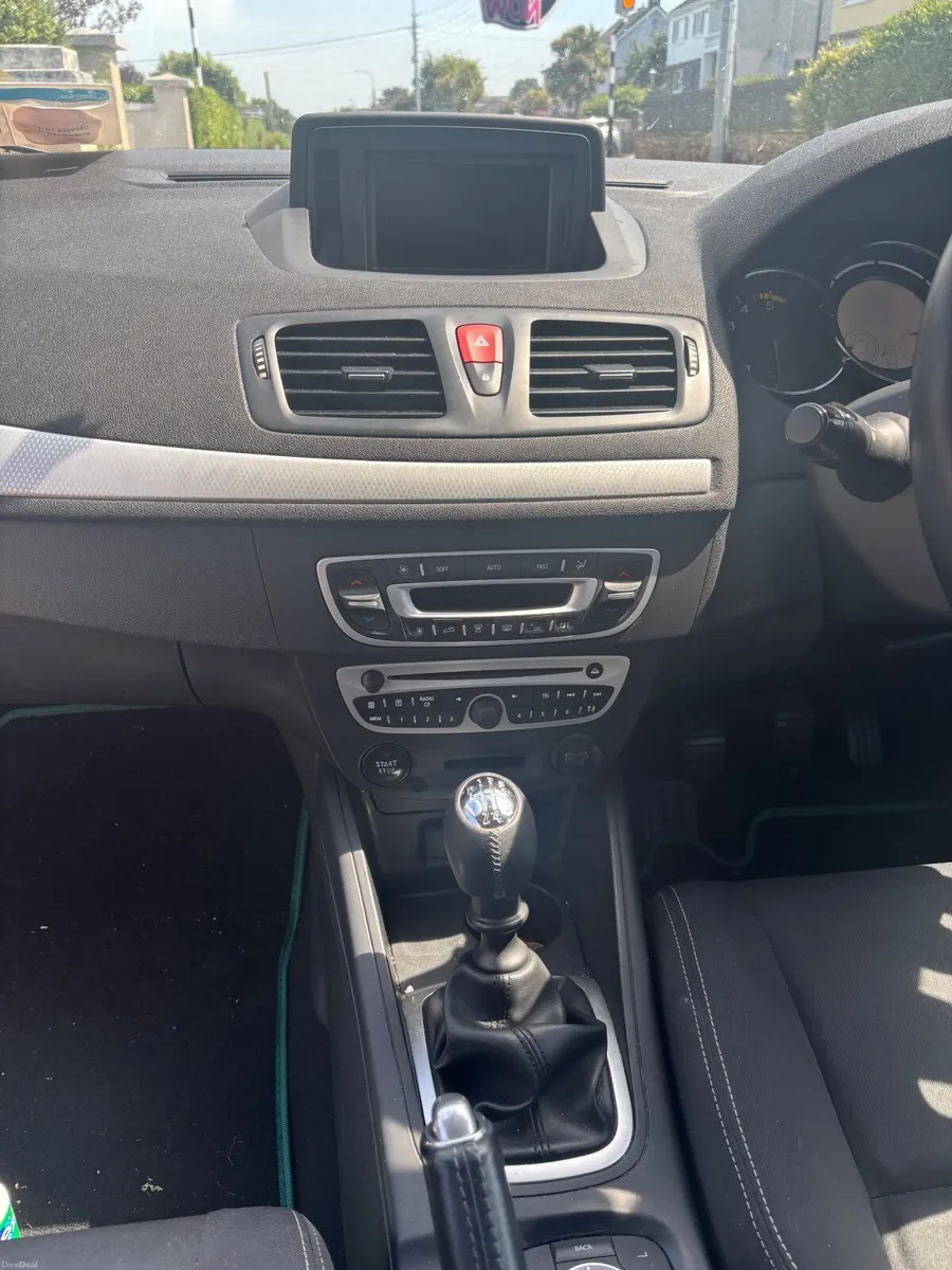 Renault Megane 2011 - Image 2