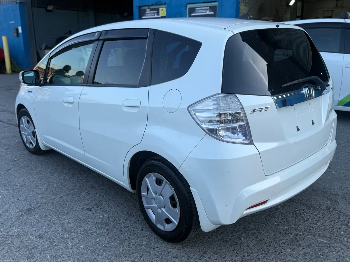 2013 Honda Fit Hybrid Automatic - Image 4