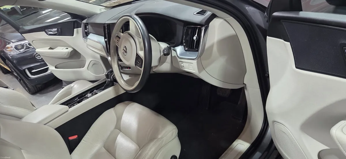 2020 Volvo XC60 D4 (190hp) Momentum Automatic - Image 5