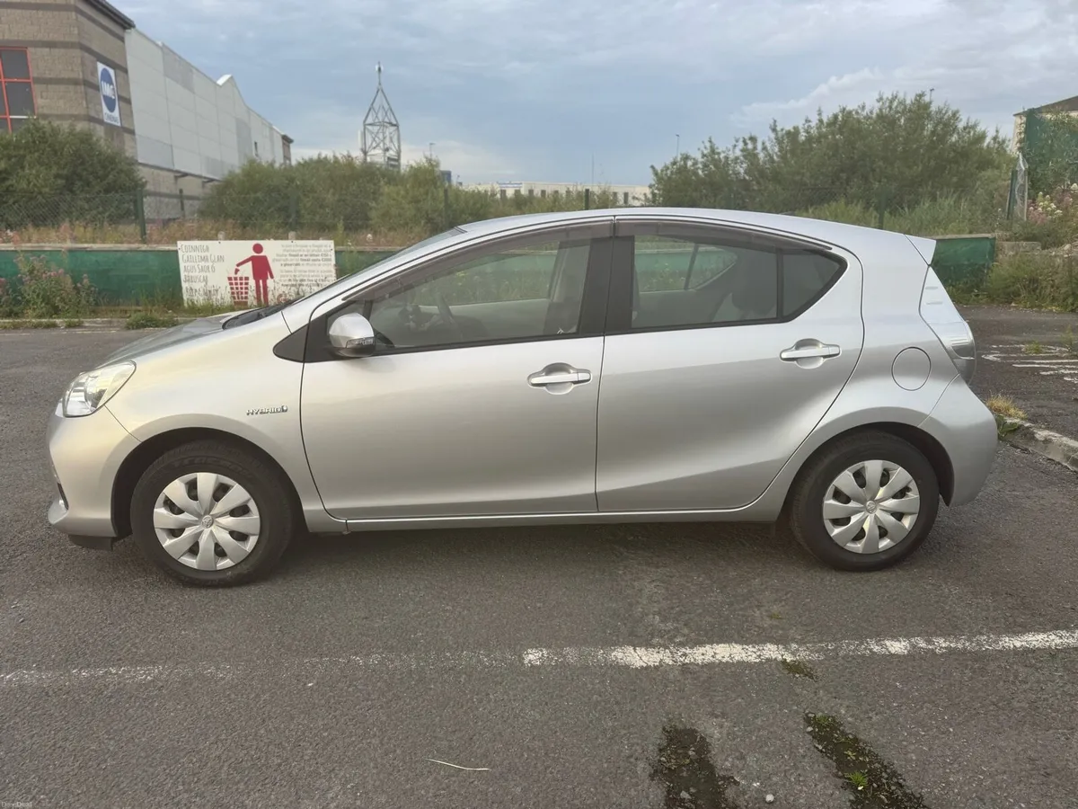 2014 TOYOTA AQUA HYBRID AUTOMATIC - NEW NCT - Image 4