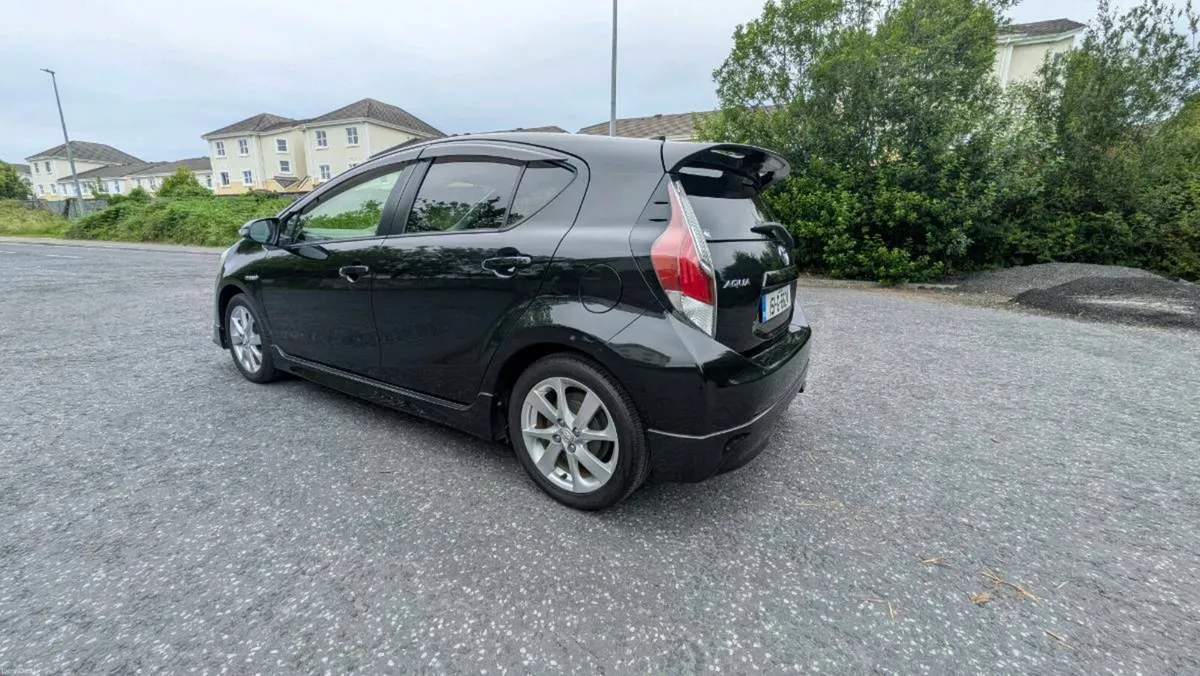 Toyota Aqua G Model 2015 automatic half leather - Image 4