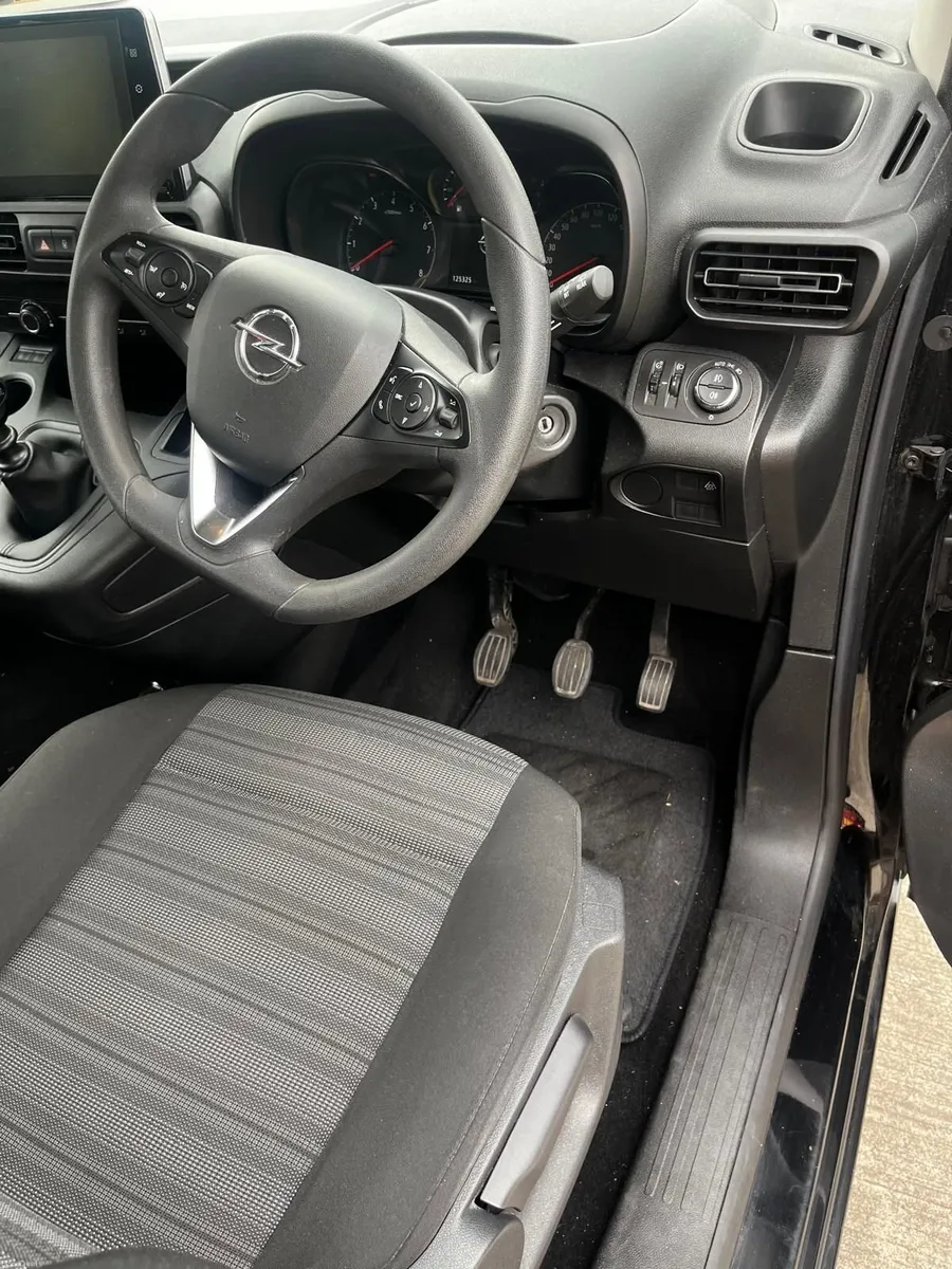 Opel Combo 2022 - Image 6