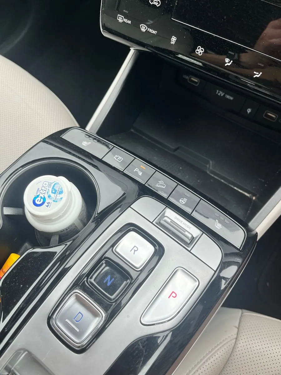 Hyundai Tucson Executive Plus Two Tone - Image 3
