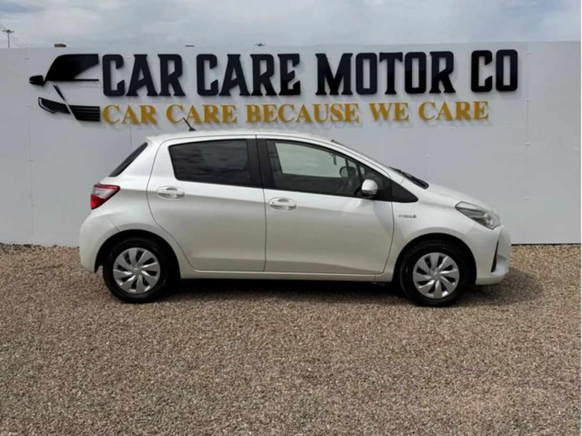 Toyota Yaris 2017 Yaris 1.2 Hybrid - Image 2
