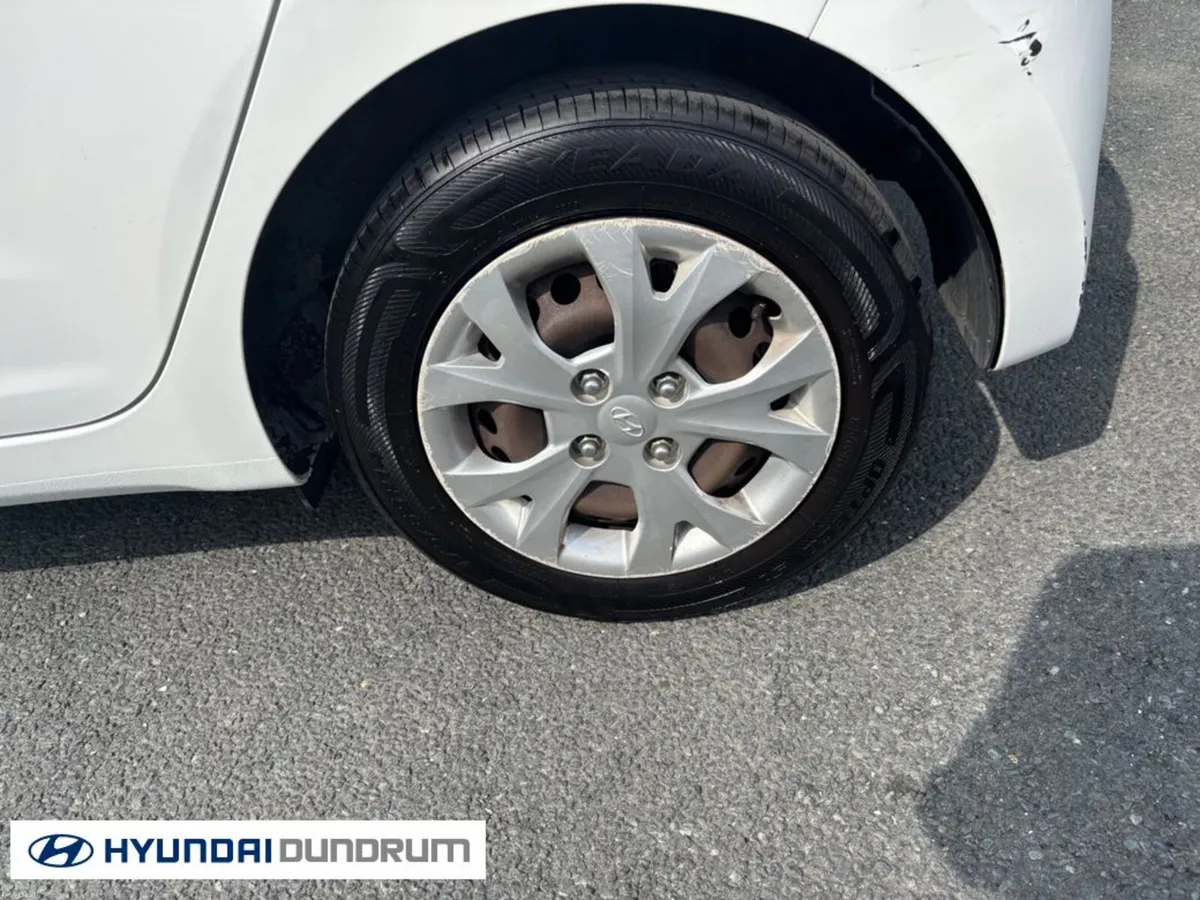 Hyundai i10 1.0 SE 66PS 5DR - Image 3