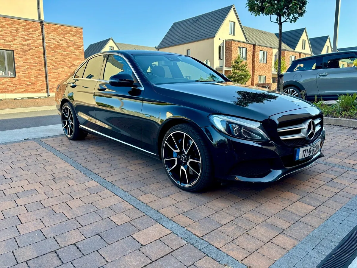 2017 (171) Mercedes-Benz C350e Premium Plus - Image 1