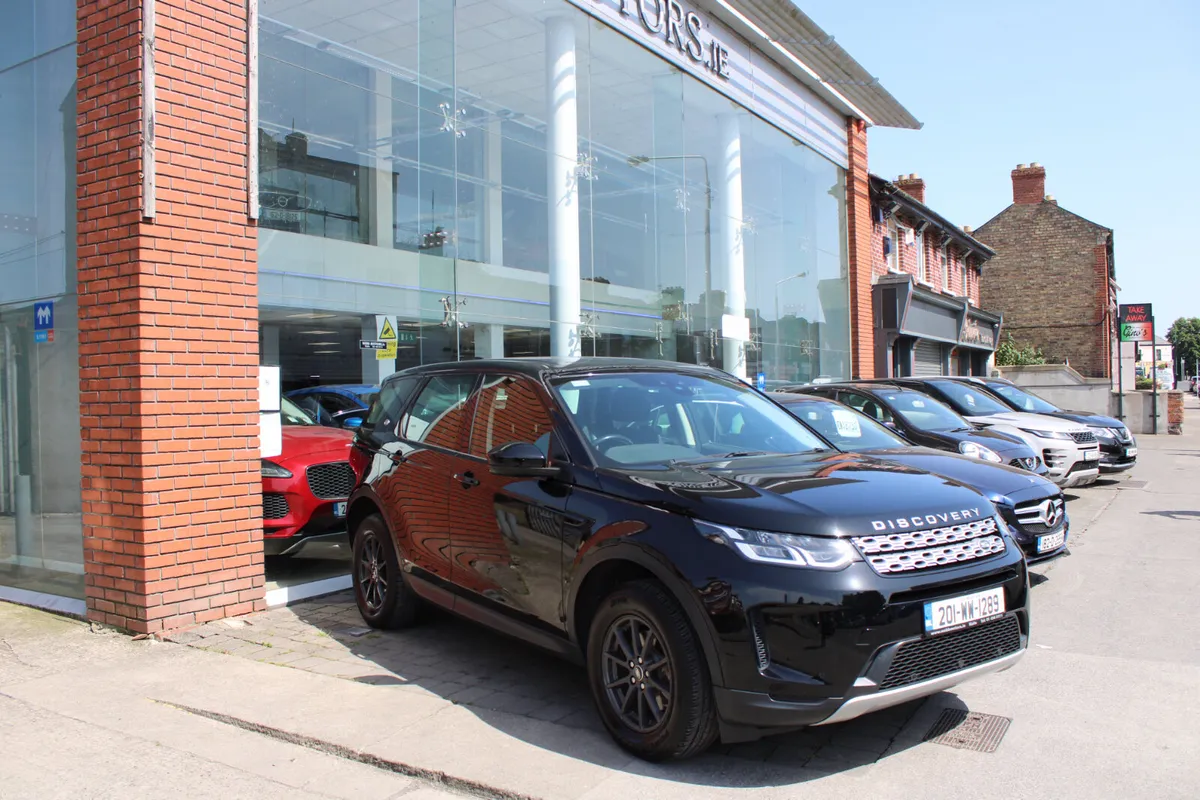 Land Rover Discovery Sport 7 SEATS 1 OWENER - Image 1