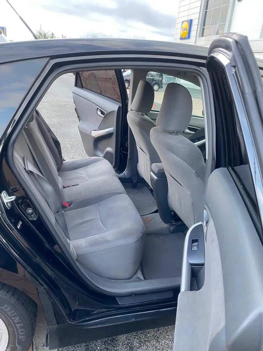 Toyota prius 2010 - Image 2