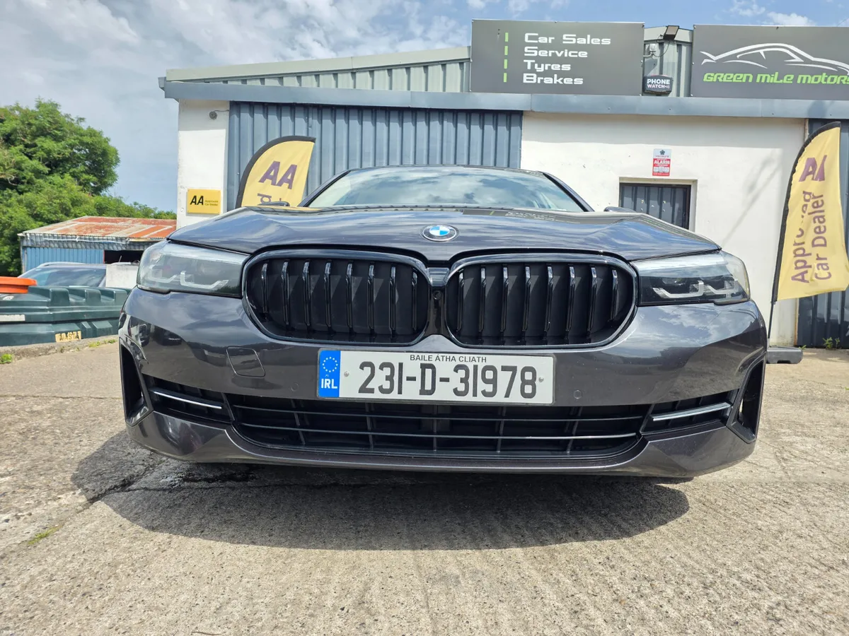 2023 BMW 520D * LUXURY MODEL * 190HP - Image 2