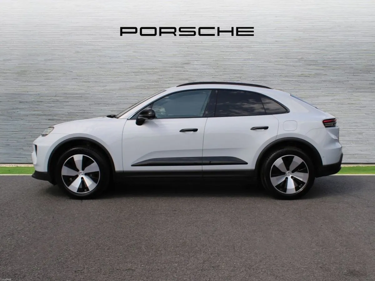 Porsche Macan Electric - Image 4