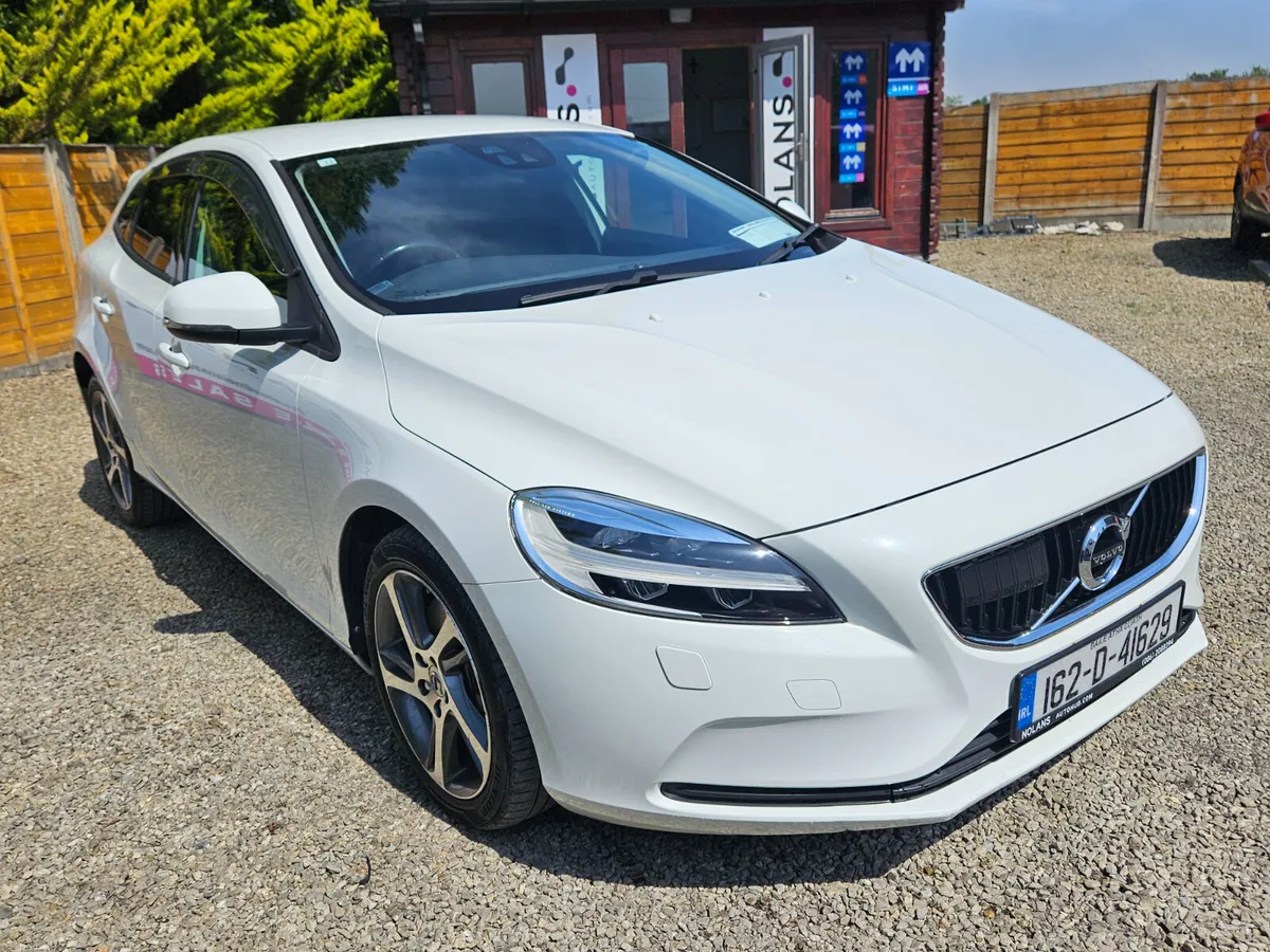 VOLVO V40 D4 2.0 DIESEL D4 AUTO NEW NCT - Image 4