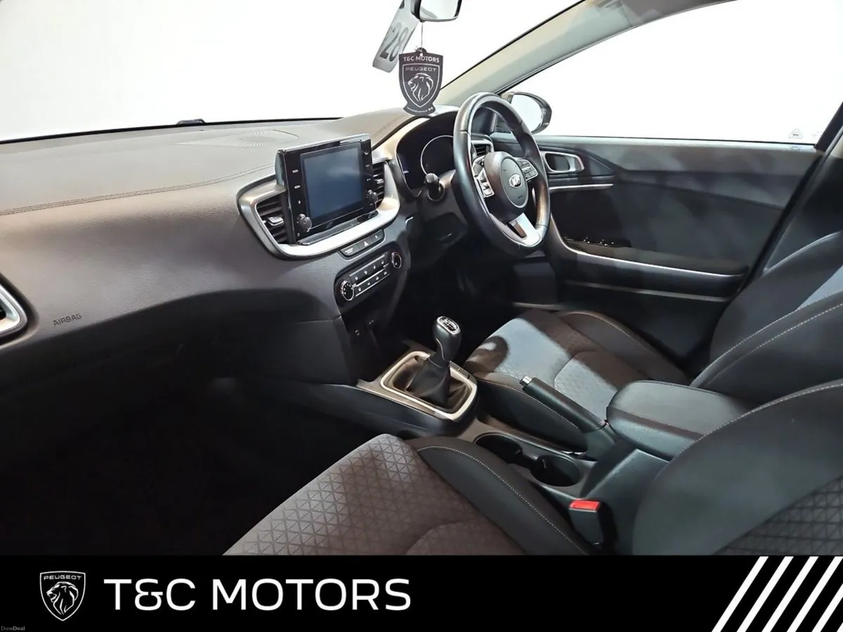 Kia Ceed *Diesel Hybrid* K2 Model - Reversing Came - Image 4