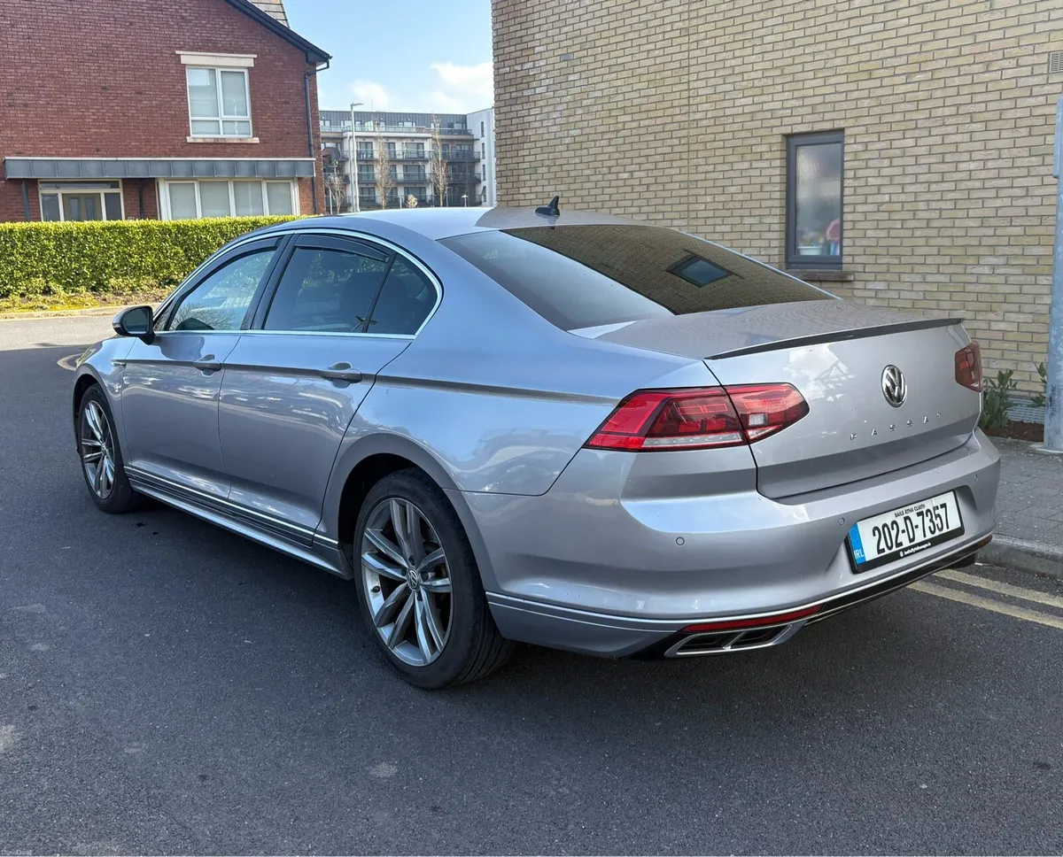 Volkswagen Passat 2.0TDI 150bhp R-Line - Image 3