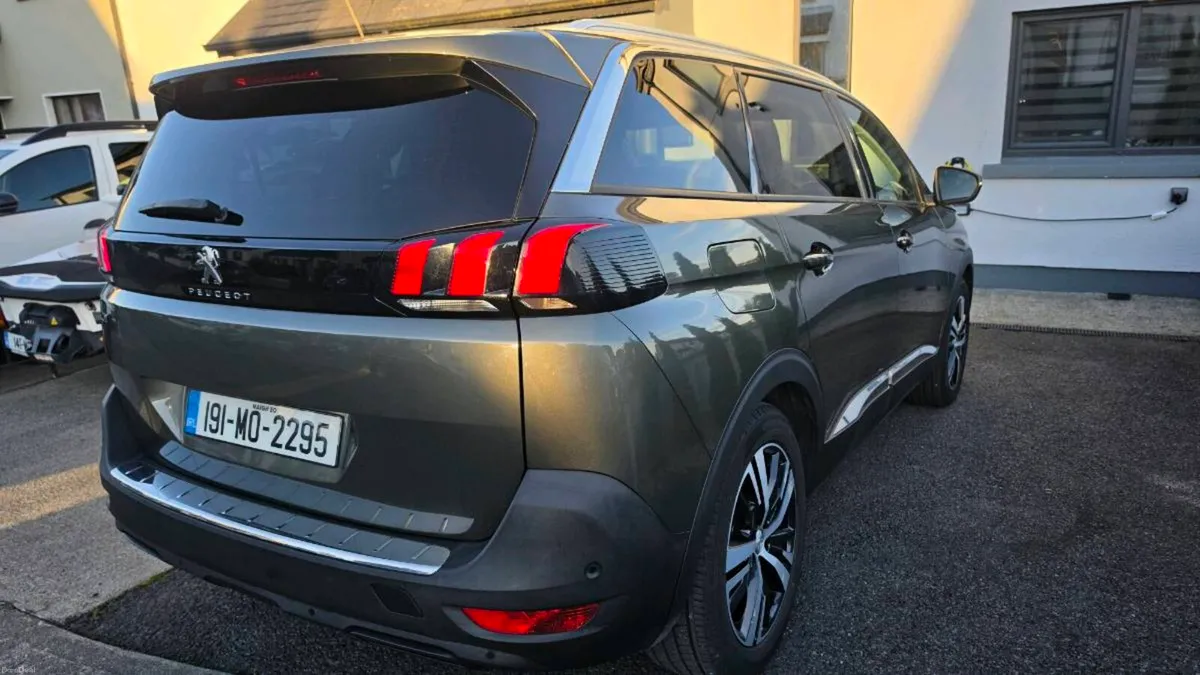 Peugeot 5008 7 seaters New Nct - Image 4