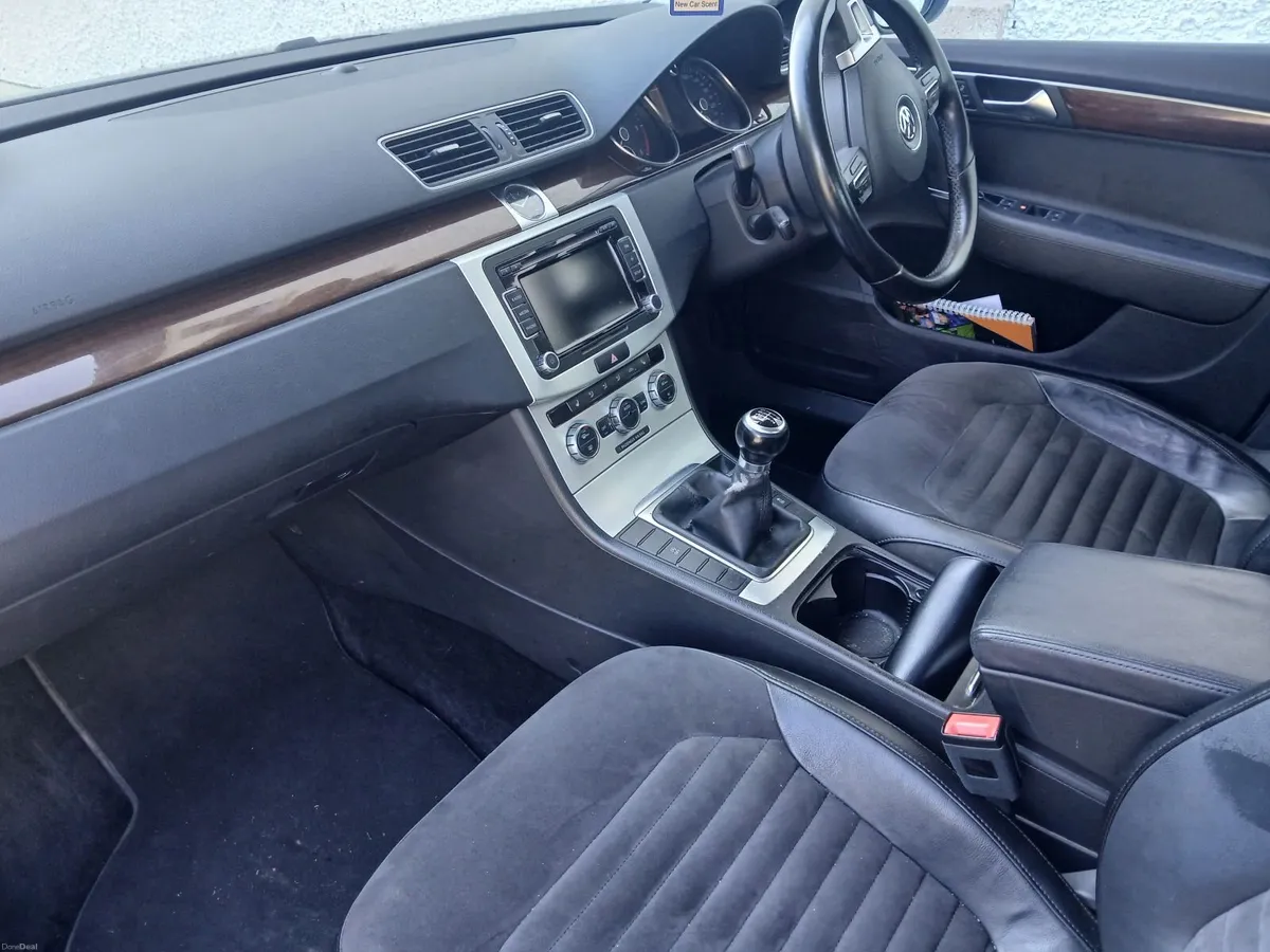 Volkswagen Passat 2012 - Image 4