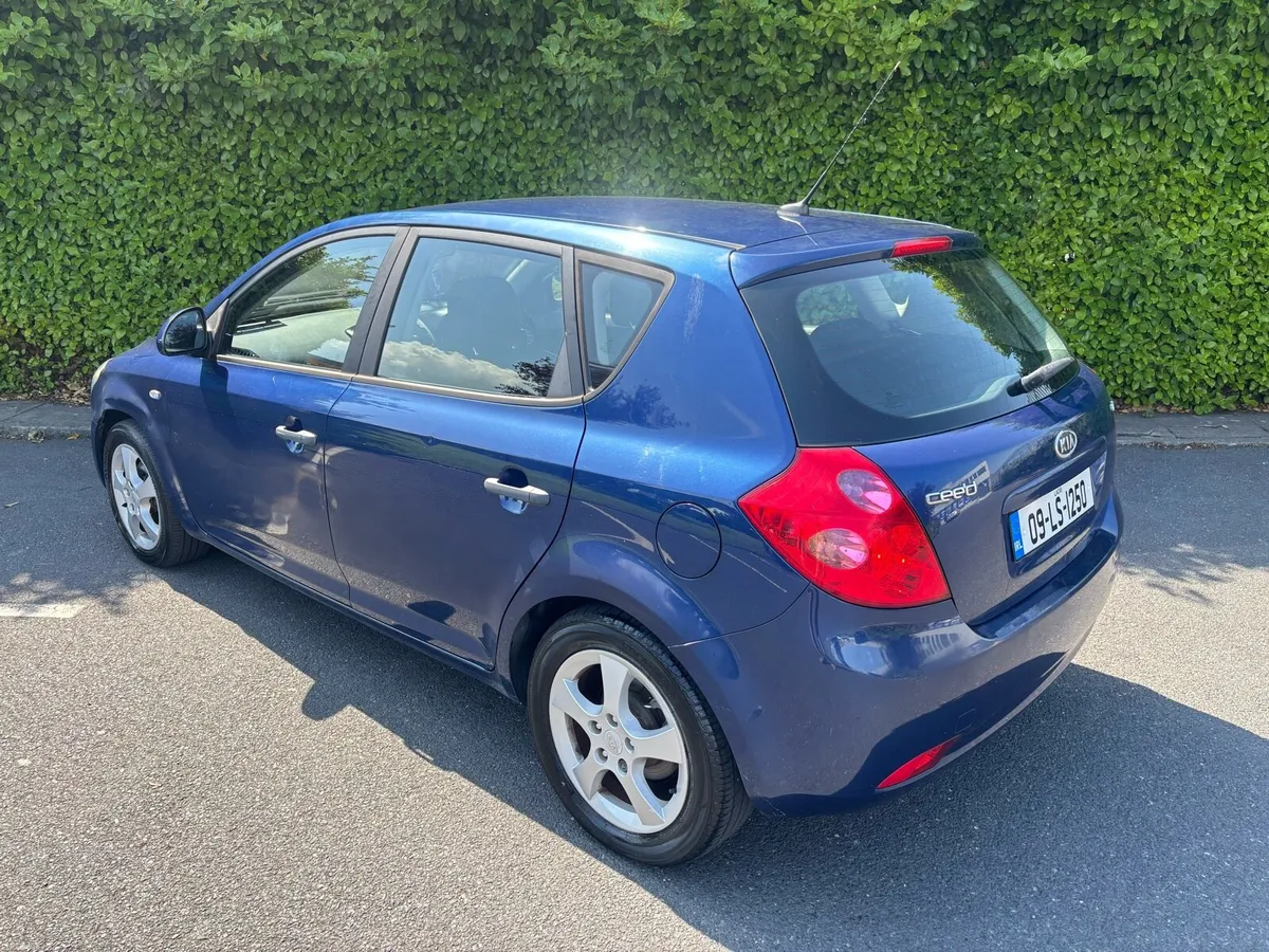 KIA CEED 1.6 CRDI NCT 02/27 TAX 09/26 2 KEYS - Image 3