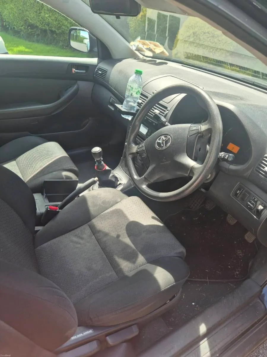Toyota Avensis - Image 4