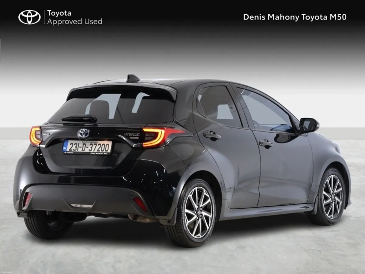 Toyota Yaris Luna Sport Hybrid - Image 2