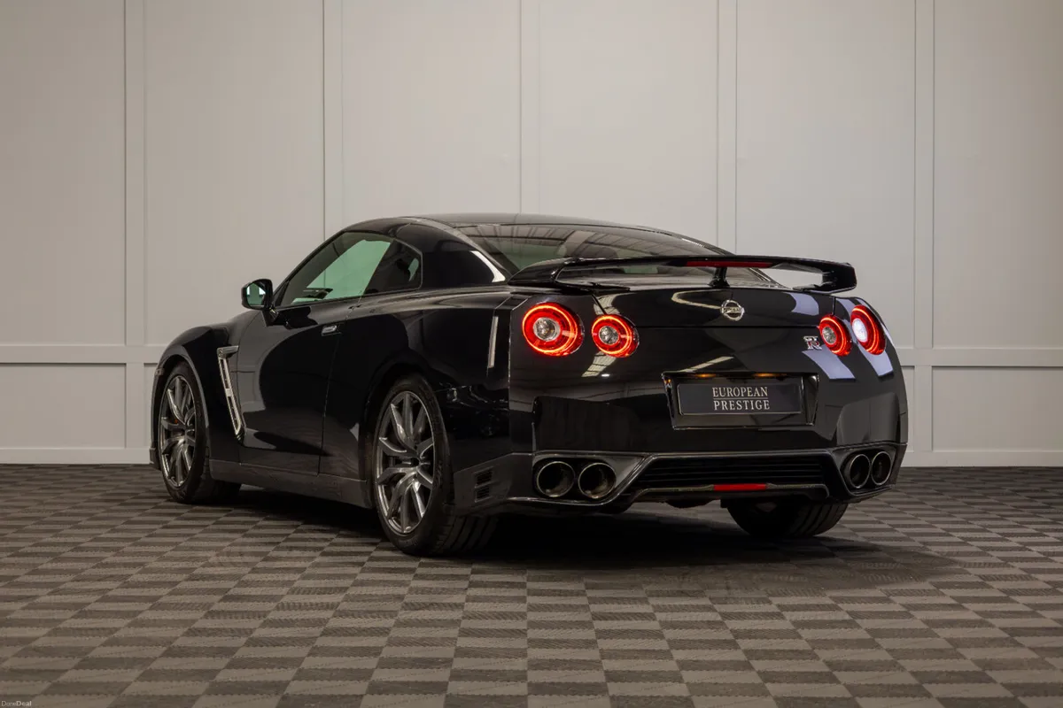 142 Nissan GT-R V6 Black Edition - Image 4