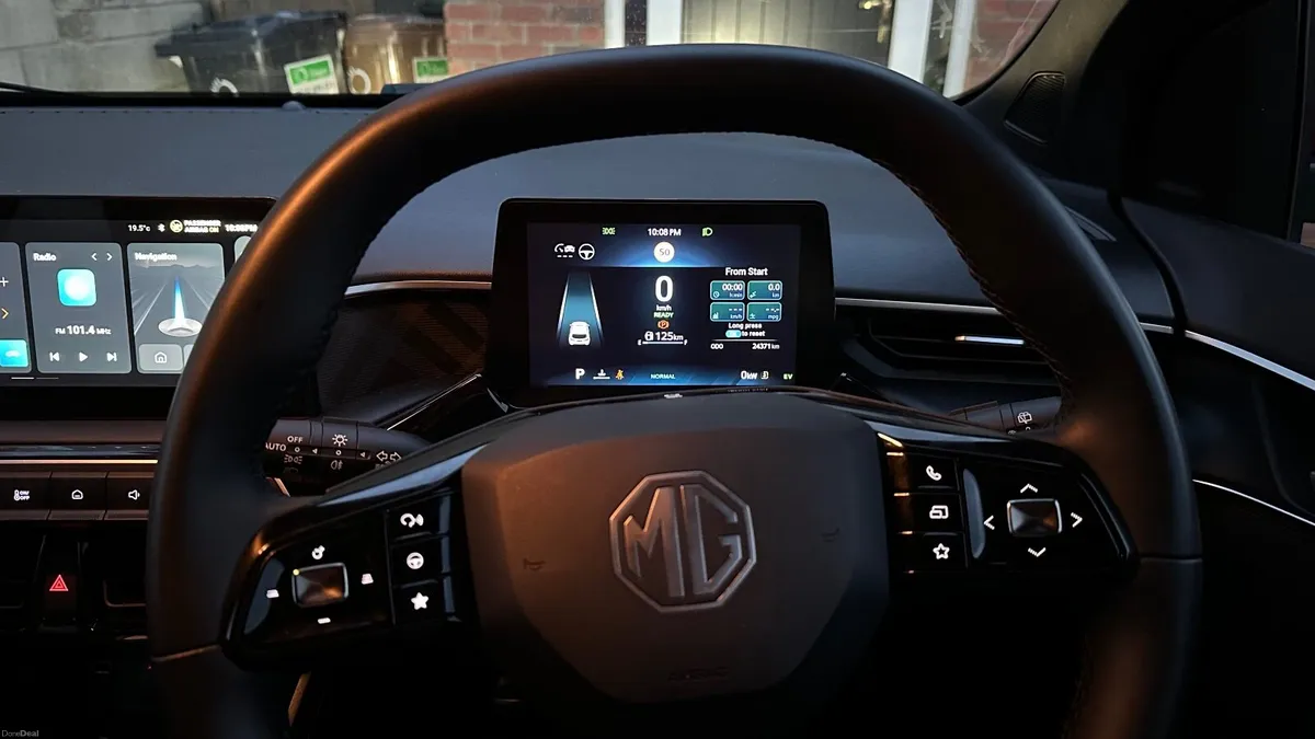 MG MG3 Hybrid Exclusive 2024, Low mileage - Image 2