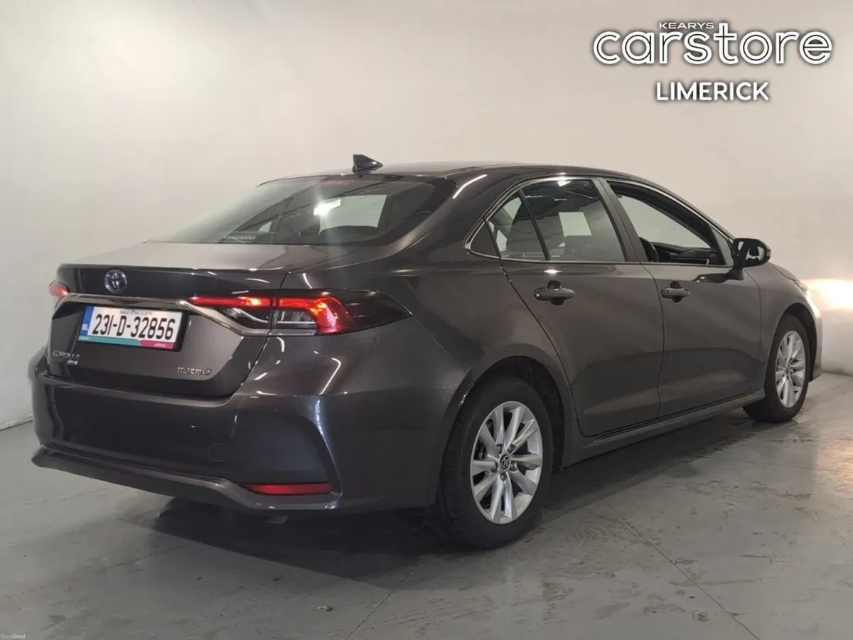 Toyota Corolla 1.8 Hybrid Luna Saloon - Image 3