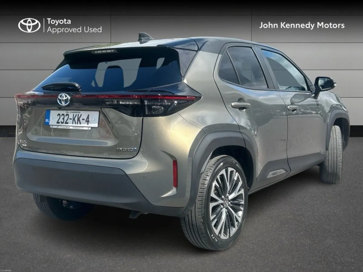 Toyota Yaris Cross HYBRID SOL - Image 2