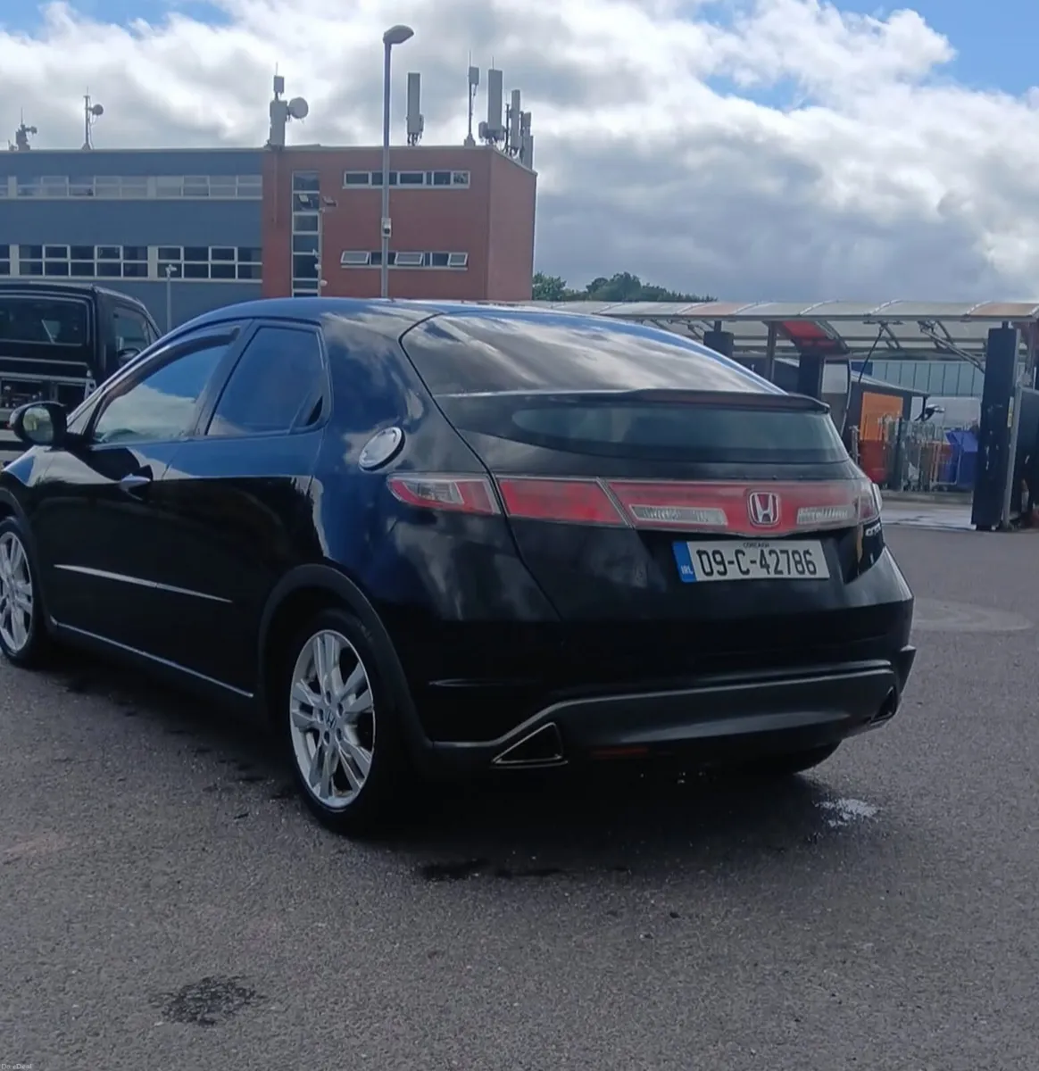 Lovely 2009 honda Civic , ( Fresh Nct) low mileage - Image 3
