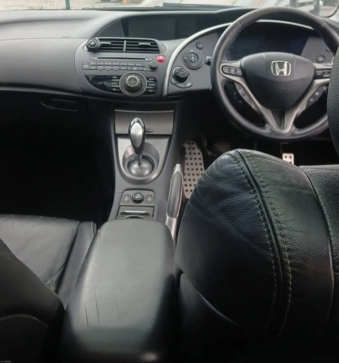Lovely 2009 honda Civic , ( Fresh Nct) low mileage - Image 4