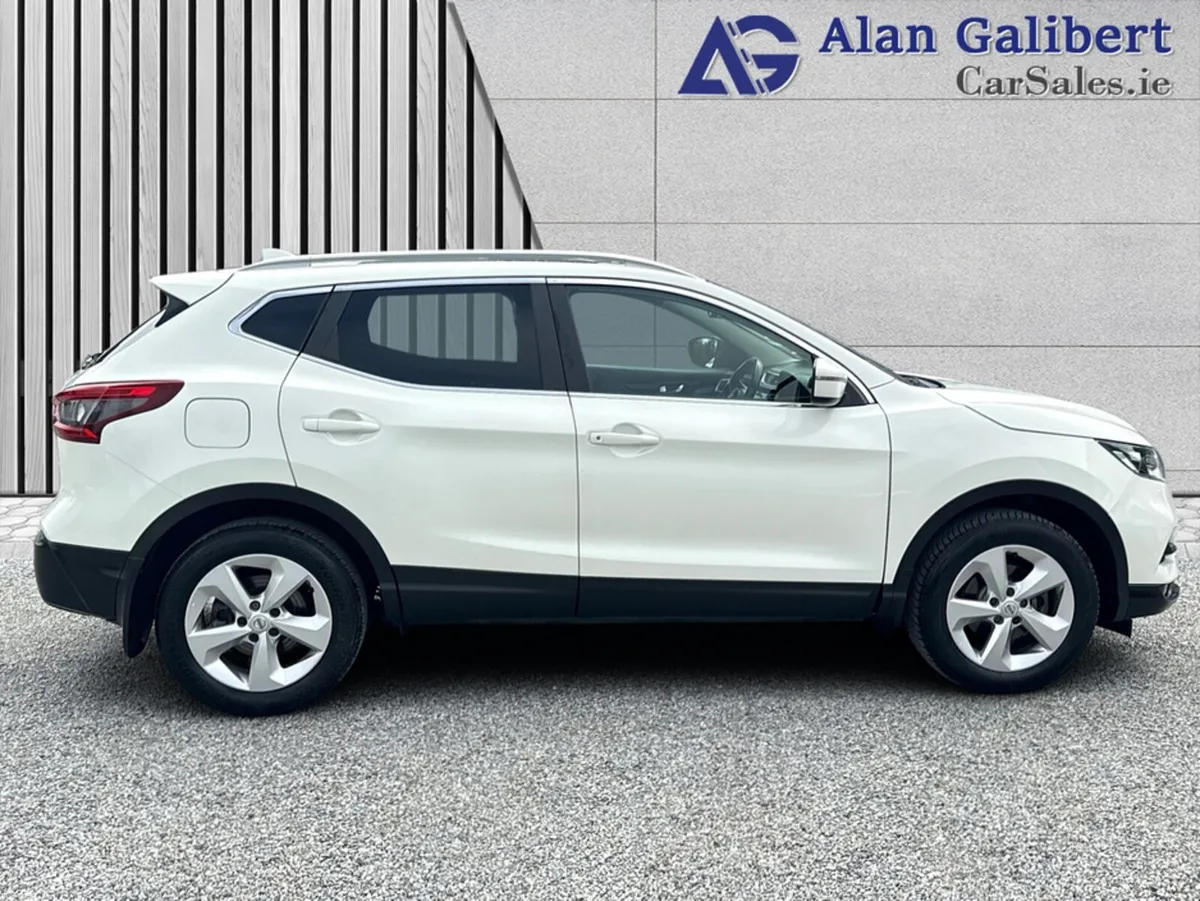 Nissan Qashqai 1.2 SV 18 4DR - Image 3