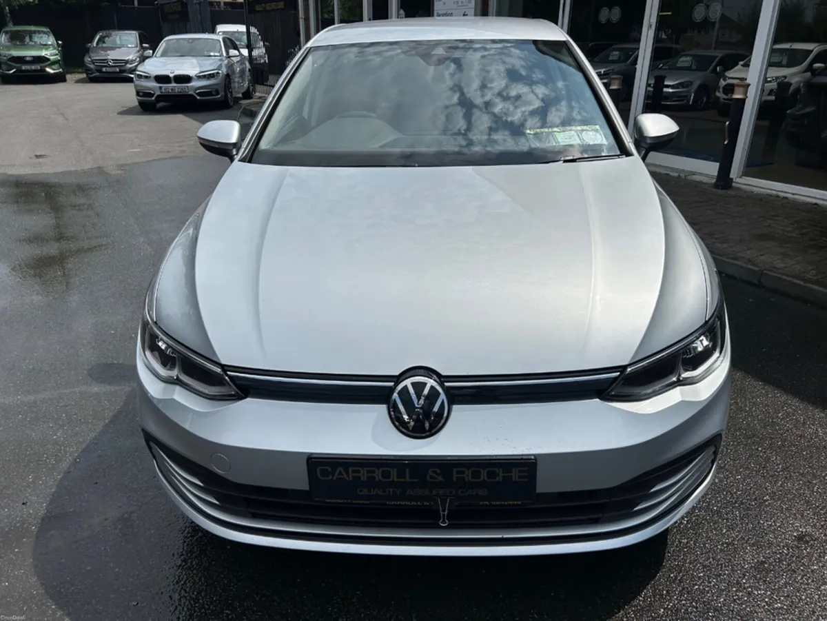 Volkswagen Golf TSI LIFE 130PS 5DR Beautiful New M - Image 5